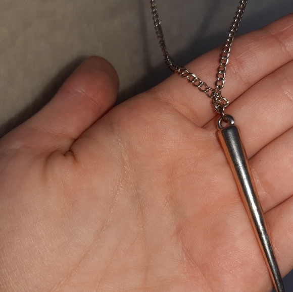 Golden chain spike necklace - Picture 4 of 6